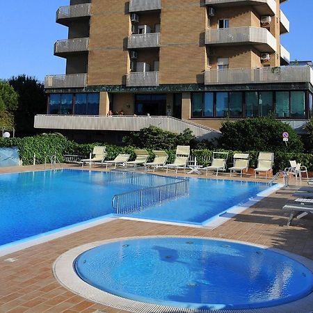 Hotel Delle Rose Лидо ди Савио Екстериор снимка
